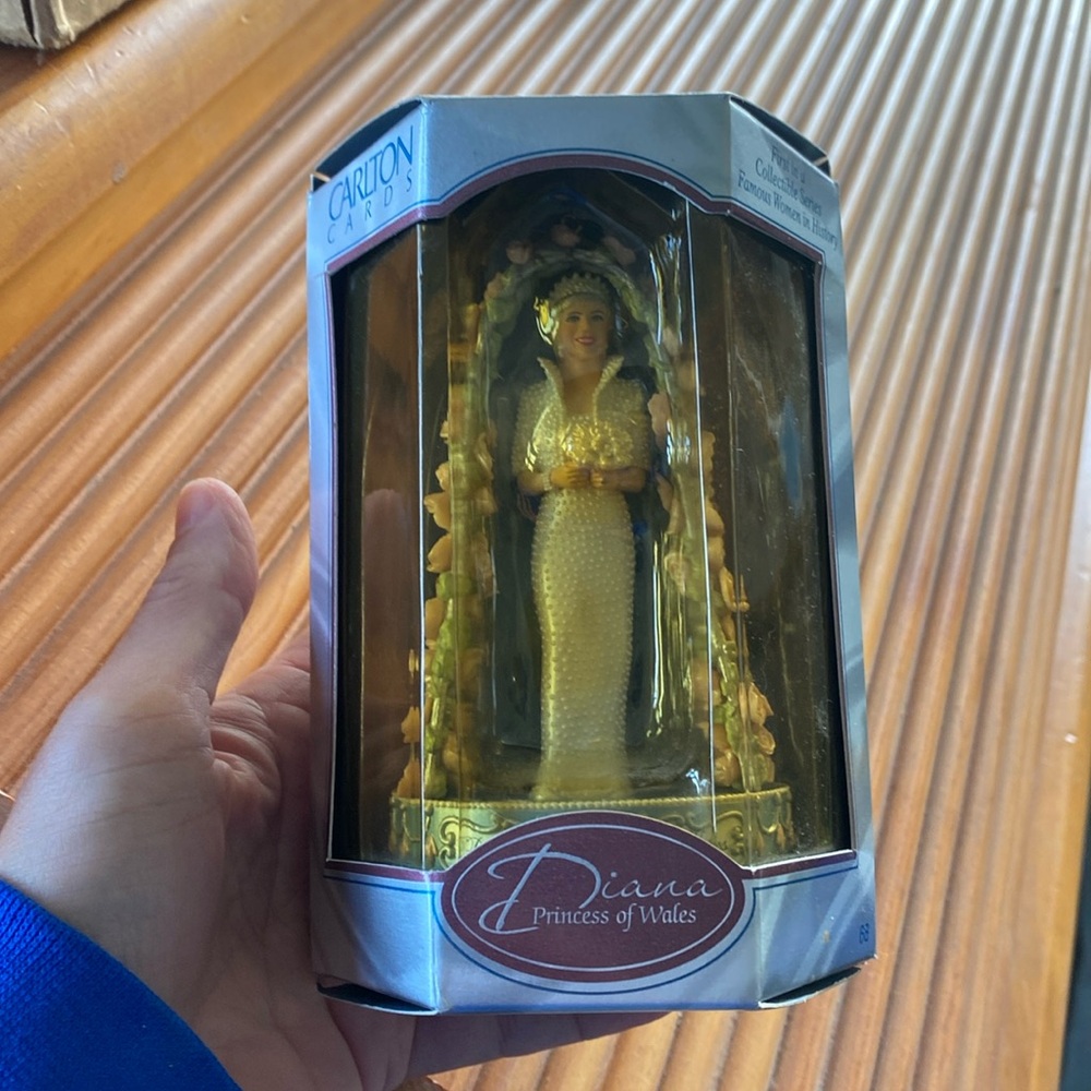 1998 Heirloom Collection 10th Anniversary Princess Diana Of Wales Ornament.
